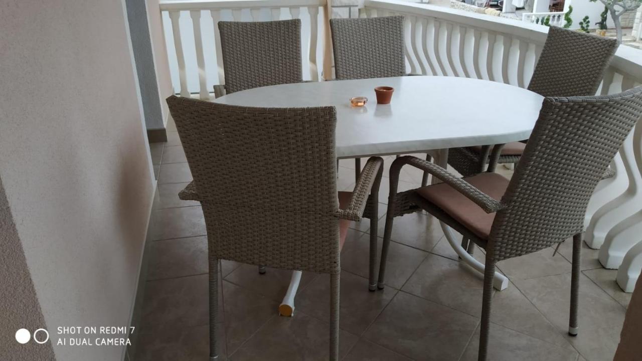 Apartmani Piskoric Vir Bagian luar foto