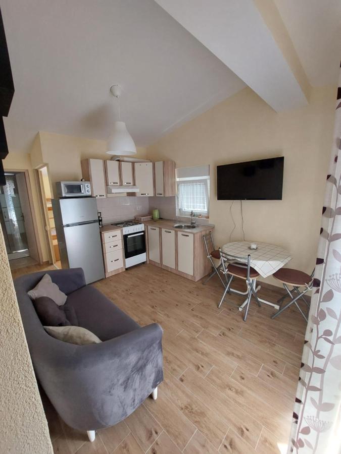Apartmani Piskoric Vir Bagian luar foto