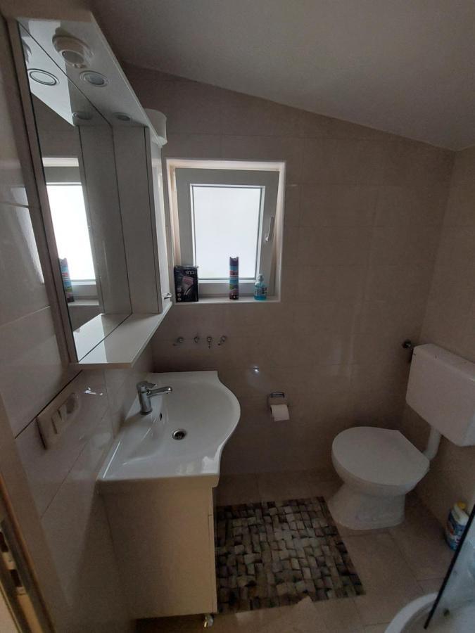 Apartmani Piskoric Vir Bagian luar foto