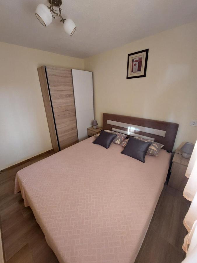 Apartmani Piskoric Vir Bagian luar foto