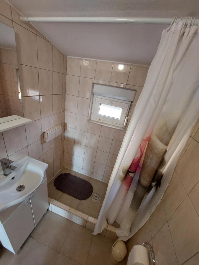 Apartmani Piskoric Vir Bagian luar foto
