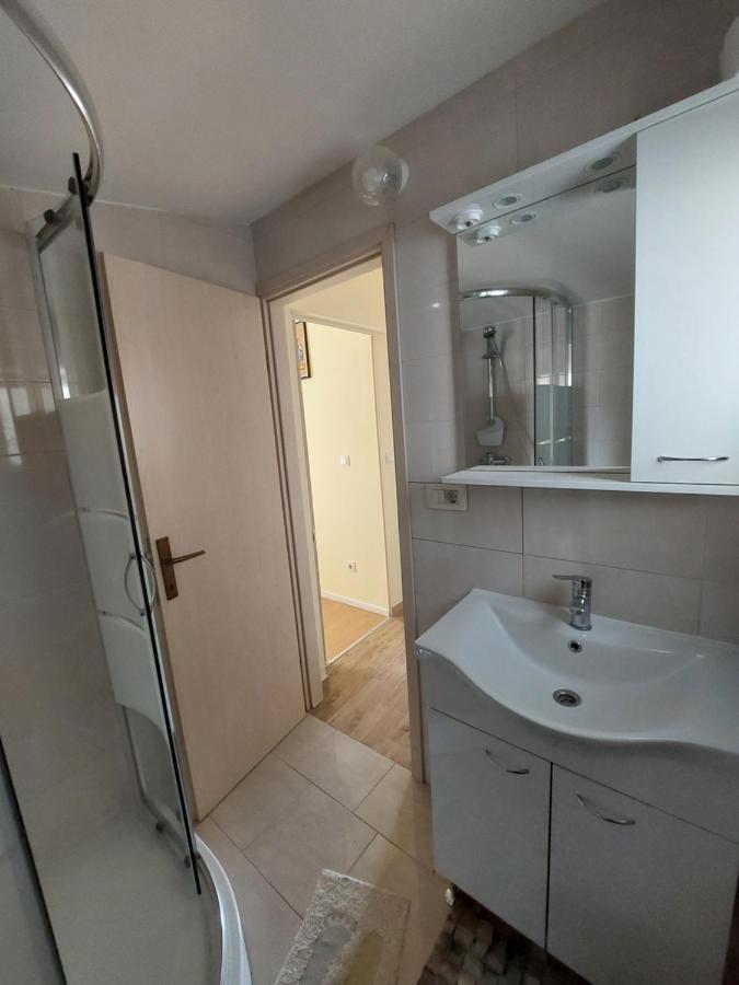 Apartmani Piskoric Vir Bagian luar foto