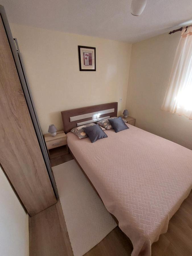 Apartmani Piskoric Vir Bagian luar foto