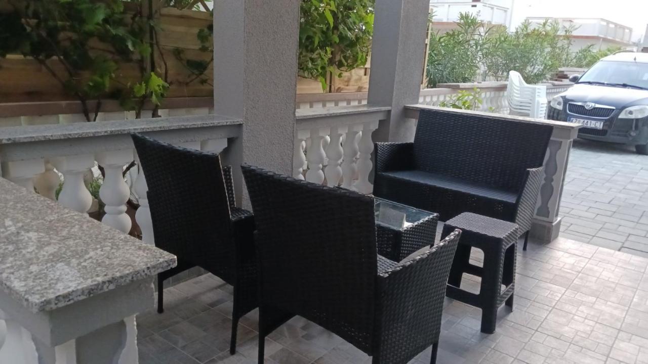 Apartmani Piskoric Vir Bagian luar foto